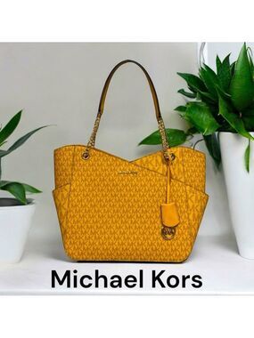 Michael Kors-NWOT Jet Set Logo Shoulder Bag Marigold/Signature Print. Gold chain